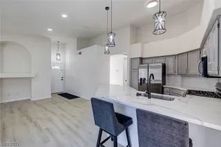 Photo #3: 2506877 Listing