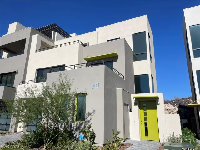 MLS: 2506885 Condo For Sale