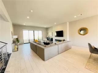 Photo #5: 2506885 Listing 