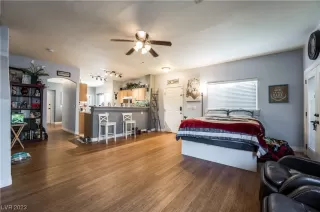 Photo #6: 2506903 Listing