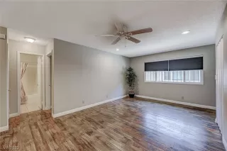 Photo #4: 2506917 Listing