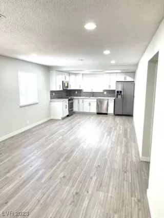 Photo #1: 2506924 Listing 