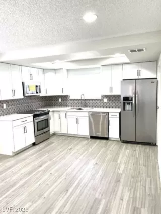 Photo #2: 2506924 Listing 