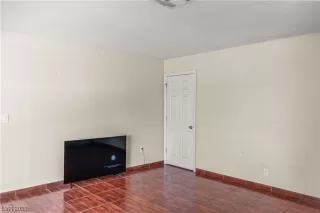 Photo #1: 2506962 Listing