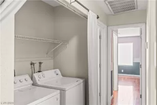 Photo #6: 2506962 Listing