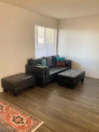 Photo #2: 2506972 Listing