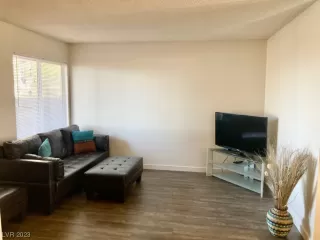 Photo #3: 2506972 Listing