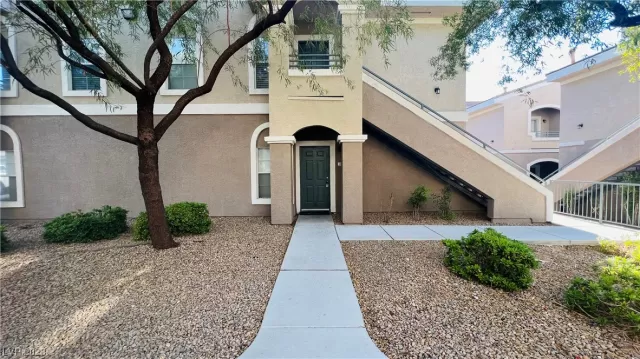 MLS: 2506992 Condo For Sale