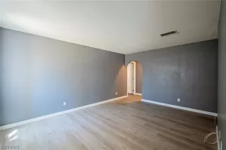 Photo #3: 2507021 Listing 