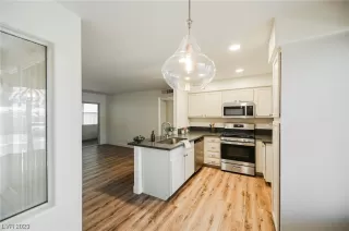 Photo #5: 2507077 Listing