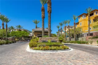 Photo #1: 2507094 Listing