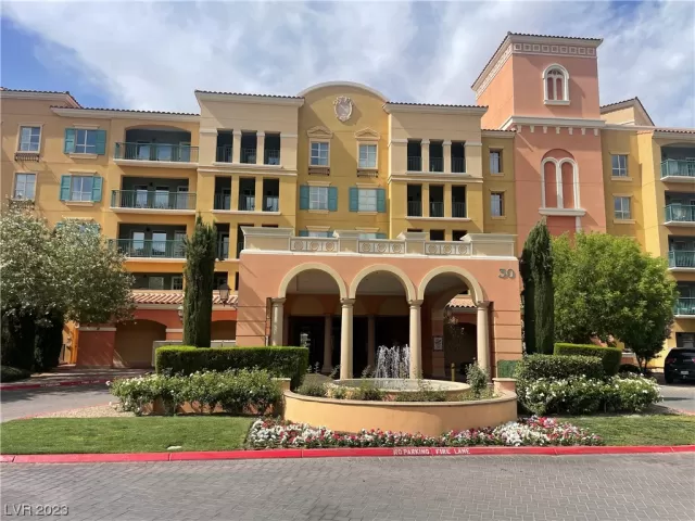 MLS: 2507098 Condo For Sale