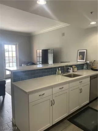 Photo #1: 2507098 Listing