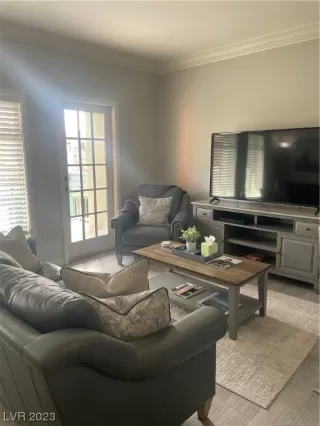 Photo #5: 2507098 Listing