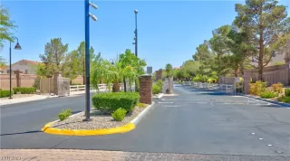 Photo #2: 2507116 Listing