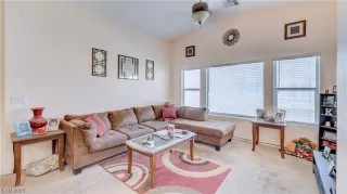 Photo #3: 2507116 Listing