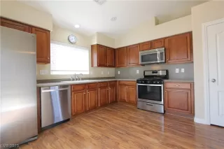 Photo #2: 2507122 Listing 