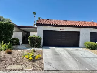 Photo #2: 2507141 Listing