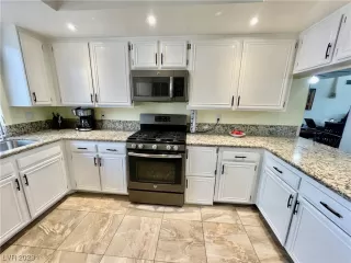 Photo #3: 2507141 Listing