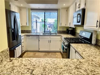 Photo #4: 2507141 Listing