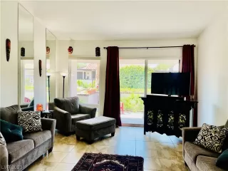 Photo #5: 2507141 Listing