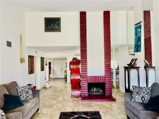 Photo #6: 2507141 Listing