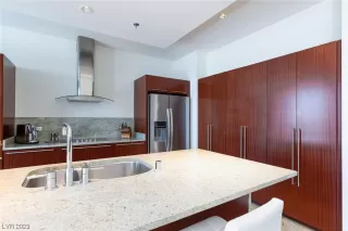 Photo #5: 2507202 Listing 