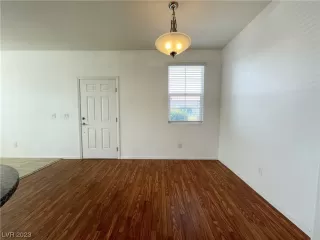 Photo #2: 2507212 Listing 