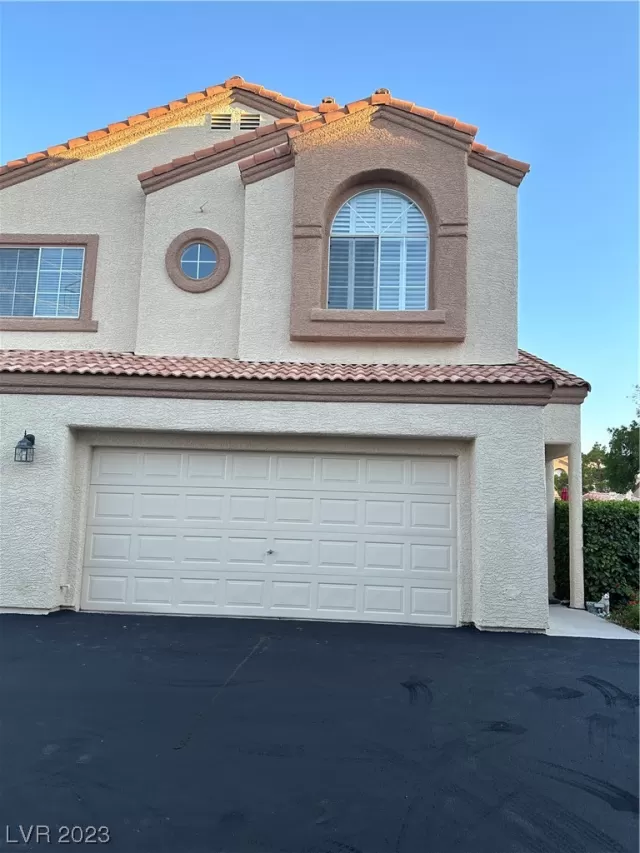 MLS: 2507224 Condo For Sale