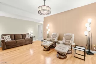 Photo #5: 2507292 Listing