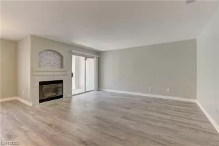 Photo #3: 2507327 Listing