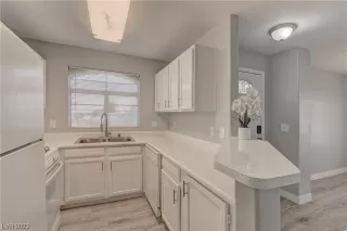 Photo #6: 2507327 Listing