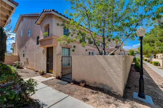 MLS: 2507329 Condo For Sale