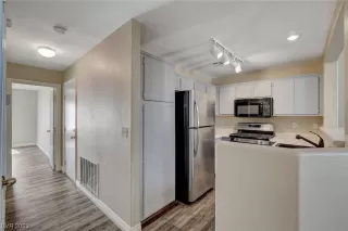 Photo #5: 2507329 Listing 