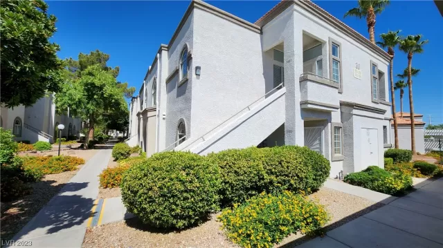 MLS: 2507392 Condo For Sale