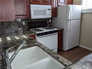 Photo #3: 2507443 Listing