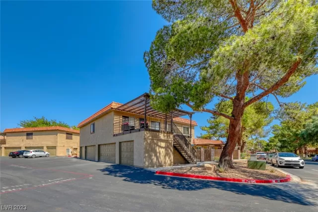 MLS: 2507444 Condo For Sale