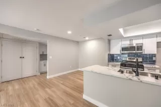 Photo #1: 2507447 Listing