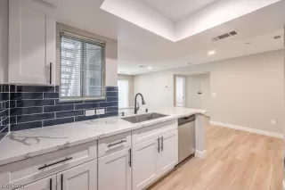 Photo #2: 2507447 Listing