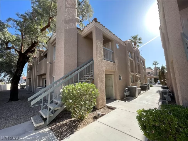 MLS: 2507489 Condo For Sale