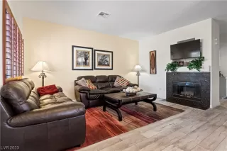 Photo #5: 2507523 Listing