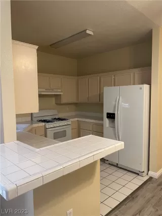 Photo #3: 2507558 Listing 
