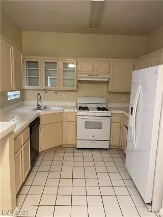Photo #4: 2507558 Listing 