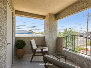 Photo #5: 2507568 Listing