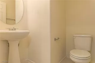 Photo #4: 2507579 Listing