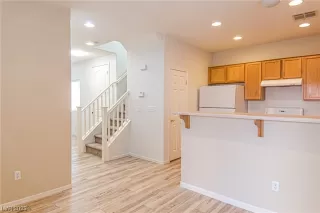 Photo #6: 2507579 Listing
