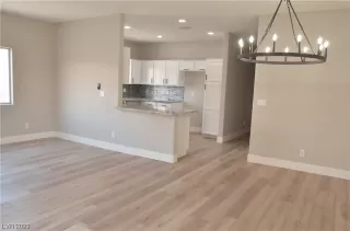 Photo #4: 2507593 Listing