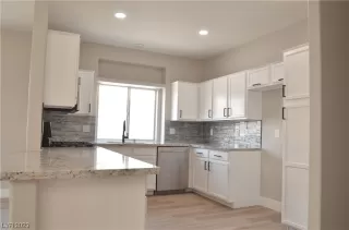 Photo #5: 2507593 Listing