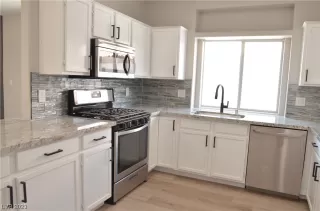 Photo #6: 2507593 Listing