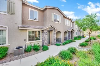 Photo #1: 2507605 Listing